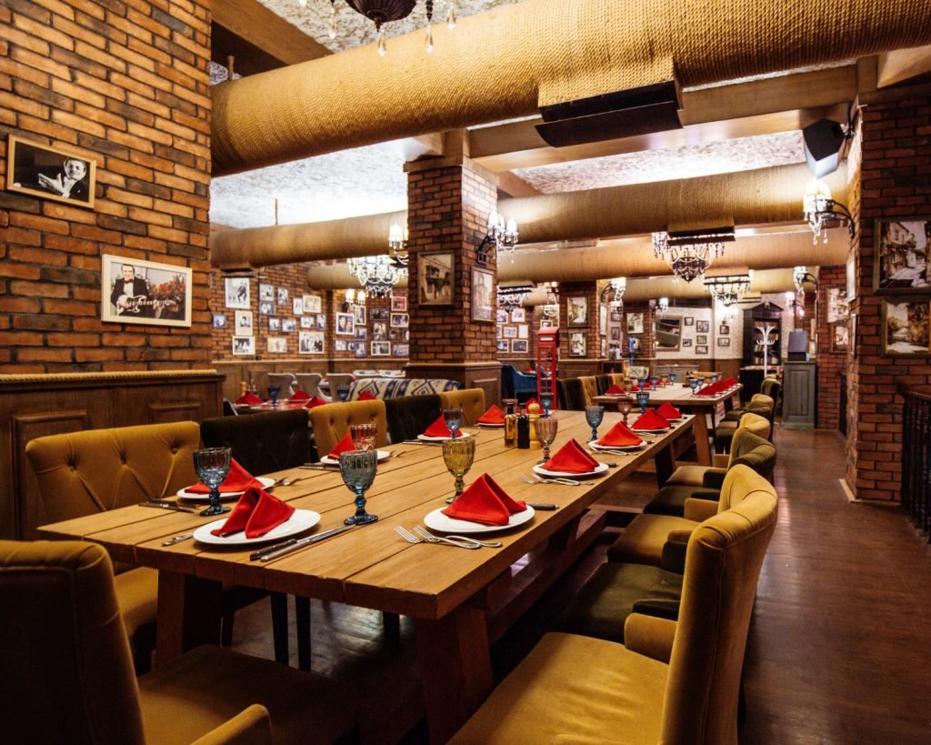 Màrqueting per a restaurants a Andorra perquè el teu restaurant mai passi desapercebut. T.+376360387. Normalment, molts dels nostres clients acudeixen a nosaltres per alguna d'aquestes raons: Dificultat per destacar entre tants restaurants. Manca d'estratègies i de coneixement digital. Baixa visibilitat a xarxes socials. Manca de coherència en la comunicació. Inexistència d'equip de màrqueting intern. Recursos econòmics limitats per a grans inversions. Comptar amb “Posicionament SEO Sabadell & Référencement Web Ariège” us ajudarà a tenir el suport d'un equip de màrqueting format per experts en diferents disciplines (estratègia, xarxes socials, brànding, campanyes d'ADS…), amb una tarifa mensual d'acord amb les vostres necessitats i sense haver d'assumir les despeses que implica contractar un equip propi. Diferenciació de marca: A “Posicionament SEO Sabadell & Référencement Web Ariège”, creem una identitat de marca que no només et fa destacar entre la multitud, sinó que també reflecteix la veritable essència del teu restaurant. Des del nom fins al logotip i el disseny visual, construïm una marca que atregui i et diferenciï. Estratègies digitals enfocades en resultats reals i quantificables: Implementem campanyes de Google Ads, Social Ads, i col·laboracions amb influencers, entre moltes altres activacions, que posicionen el teu restaurant al mapa online de Google. Amb un enfocament en la rendibilitat de la inversió, atreu nous clients i potenciem la repetició i la recomanació. Increment de la visibilitat a les xarxes socials: Desenvolupem estratègies de contingut que generen “moviment” al voltant del teu restaurant, fent que els teus seguidors es converteixin en ambaixadors de la teva marca. Comunicació que enganxa: El nostre equip de creatius treballa perquè cridis l'atenció i despertar la gana dels possibles clients, millorant la percepció i l'experiència del restaurant. Partners estratègics i un suport continu: Més que com una agència a l'ús, treballem braç a braç, com a socis col·laboradors. Ens involucrem profundament en el teu projecte, brindant-te un servei personalitzat i un suport continu per assolir els teus objectius. Contacte: +376360387 - +33786568901 - info@app-shop.fr  Disposem de diversos blogs per generar enllaços cap al seu negoci. https://marquetingdecontinguts.com/  https://marketing-de-contenidos.com/ 