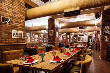 Màrqueting per a restaurants a Andorra perquè el teu restaurant mai passi desapercebut. T.+376360387. Normalment, molts dels nostres clients acudeixen a nosaltres per alguna d'aquestes raons: Dificultat per destacar entre tants restaurants. Manca d'estratègies i de coneixement digital. Baixa visibilitat a xarxes socials. Manca de coherència en la comunicació. Inexistència d'equip de màrqueting intern. Recursos econòmics limitats per a grans inversions. Comptar amb “Posicionament SEO Sabadell & Référencement Web Ariège” us ajudarà a tenir el suport d'un equip de màrqueting format per experts en diferents disciplines (estratègia, xarxes socials, brànding, campanyes d'ADS…), amb una tarifa mensual d'acord amb les vostres necessitats i sense haver d'assumir les despeses que implica contractar un equip propi. Diferenciació de marca: A “Posicionament SEO Sabadell & Référencement Web Ariège”, creem una identitat de marca que no només et fa destacar entre la multitud, sinó que també reflecteix la veritable essència del teu restaurant. Des del nom fins al logotip i el disseny visual, construïm una marca que atregui i et diferenciï. Estratègies digitals enfocades en resultats reals i quantificables: Implementem campanyes de Google Ads, Social Ads, i col·laboracions amb influencers, entre moltes altres activacions, que posicionen el teu restaurant al mapa online de Google. Amb un enfocament en la rendibilitat de la inversió, atreu nous clients i potenciem la repetició i la recomanació. Increment de la visibilitat a les xarxes socials: Desenvolupem estratègies de contingut que generen “moviment” al voltant del teu restaurant, fent que els teus seguidors es converteixin en ambaixadors de la teva marca. Comunicació que enganxa: El nostre equip de creatius treballa perquè cridis l'atenció i despertar la gana dels possibles clients, millorant la percepció i l'experiència del restaurant. Partners estratègics i un suport continu: Més que com una agència a l'ús, treballem braç a braç, com a socis col·laboradors. Ens involucrem profundament en el teu projecte, brindant-te un servei personalitzat i un suport continu per assolir els teus objectius. Contacte: +376360387 - +33786568901 - info@app-shop.fr  Disposem de diversos blogs per generar enllaços cap al seu negoci. https://marquetingdecontinguts.com/  https://marketing-de-contenidos.com/