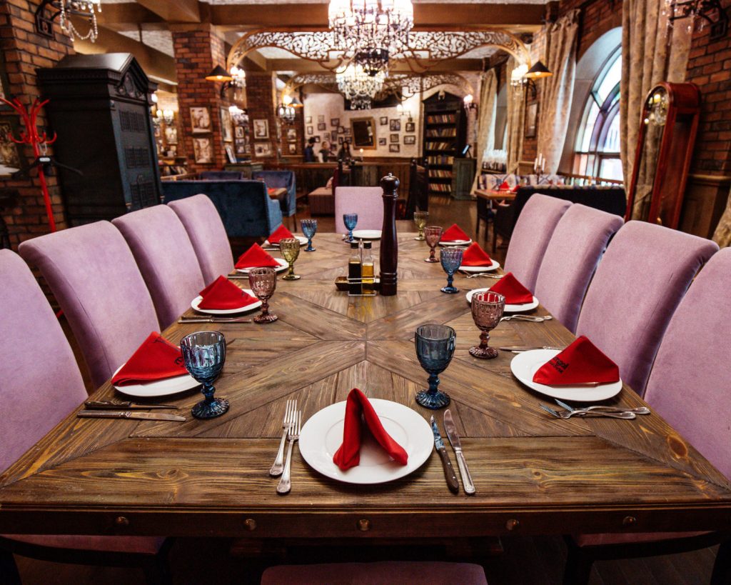 Màrqueting per a restaurants a Andorra perquè el teu restaurant mai passi desapercebut. T.+376360387. Normalment, molts dels nostres clients acudeixen a nosaltres per alguna d'aquestes raons: Dificultat per destacar entre tants restaurants. Manca d'estratègies i de coneixement digital. Baixa visibilitat a xarxes socials. Manca de coherència en la comunicació. Inexistència d'equip de màrqueting intern. Recursos econòmics limitats per a grans inversions. Comptar amb “Posicionament SEO Sabadell & Référencement Web Ariège” us ajudarà a tenir el suport d'un equip de màrqueting format per experts en diferents disciplines (estratègia, xarxes socials, brànding, campanyes d'ADS…), amb una tarifa mensual d'acord amb les vostres necessitats i sense haver d'assumir les despeses que implica contractar un equip propi. Diferenciació de marca: A “Posicionament SEO Sabadell & Référencement Web Ariège”, creem una identitat de marca que no només et fa destacar entre la multitud, sinó que també reflecteix la veritable essència del teu restaurant. Des del nom fins al logotip i el disseny visual, construïm una marca que atregui i et diferenciï. Estratègies digitals enfocades en resultats reals i quantificables: Implementem campanyes de Google Ads, Social Ads, i col·laboracions amb influencers, entre moltes altres activacions, que posicionen el teu restaurant al mapa online de Google. Amb un enfocament en la rendibilitat de la inversió, atreu nous clients i potenciem la repetició i la recomanació. Increment de la visibilitat a les xarxes socials: Desenvolupem estratègies de contingut que generen “moviment” al voltant del teu restaurant, fent que els teus seguidors es converteixin en ambaixadors de la teva marca. Comunicació que enganxa: El nostre equip de creatius treballa perquè cridis l'atenció i despertar la gana dels possibles clients, millorant la percepció i l'experiència del restaurant. Partners estratègics i un suport continu: Més que com una agència a l'ús, treballem braç a braç, com a socis col·laboradors. Ens involucrem profundament en el teu projecte, brindant-te un servei personalitzat i un suport continu per assolir els teus objectius. Contacte: +376360387 - +33786568901 - info@app-shop.fr  Disposem de diversos blogs per generar enllaços cap al seu negoci. https://marquetingdecontinguts.com/  https://marketing-de-contenidos.com/