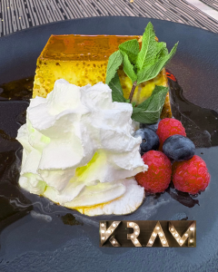 KRAM ANDORRA estarà present aquest 2025 a la gran cita gastronòmica ANDORRA A TAULA: Cuina de tardor 2025. Del 8 al 30 de novembre tindrà lloc la dinovena edició d’ANDORRA A TAULA, el festival culinari més emblemàtic del Principat. Aquesta mostra, impulsada per la Unió Hotelera d’Andorra amb el suport d’Andorra Turisme i patrocinadors del sector, reunirà al voltant de 40 restaurants de tot el país, incloent-hi KRAM ANDORRA, que hi participarà oferint un menú especial per a l’ocasió. Què és ANDORRA A TAULA 2025? ANDORRA A TAULA és un esdeveniment gastronòmic únic que celebra la riquesa i la diversitat culinària andorrana. Durant el mes de novembre, els restaurants adherits proposaran menús exclusius creats expressament per a aquestes jornades, destacant la cuina de temporada i el producte local: carns, formatges, bolets, hortalisses de muntanya i postres tradicionals. En aquesta edició, el maridatge protagonista dels aperitius dels menús serà la cervesa 18/70, amb novetats a la carta gràcies als patrocinadors i a la creativitat dels xefs participants. A més de promocionar la restauració d’Andorra i dinamitzar el sector fora de temporada alta, ANDORRA A TAULA s’ha consolidat com un gran atractiu turístic i un punt de trobada entre locals i visitants que volen viure una experiència gastronòmica diferent i de qualitat. S’hi fomenta la innovació, la singularitat i la difusió dels sabors de país, tot creant sinergies entre restauradors i productors. KRAM ANDORRA, protagonista de la millor cuina de tardor Enguany, KRAM ANDORRA participarà per primer cop (o reedita la seva presència!) amb propostes excepcionals per conquistar els paladars més exigents. S’hi podrà gaudir d’un menú tancat, amb plats inspirats en la cuina de tardor, de proximitat i amb presentació d’alta cuina, sempre fidel a la filosofia de KRAM de sorprendre, innovar i emocionar. No deixis passar l’oportunitat de reservar taula i viure aquesta experiència que consolida Andorra com a referent gastronòmic de la regió. ANDORRA A TAULA 2025 és molt més que un festival: és una celebració de la bona taula, del producte de qualitat i de l’excel·lència a la cuina andorrana!KRAM ANDORRA participarà aquest 2025 a ANDORRA A TAULA – Cuina de Tardor, una de les cites més importants del calendari gastronòmic del país. Del 8 al 30 de novembre, prop de 40 restaurants oferiran menús exclusius i creats especialment per a l’ocasió, potenciant la cuina de temporada, el producte local i la creativitat dels xefs d’Andorra. ANDORRA A TAULA 2025 és la dinovena edició d’una mostra gastronòmica ja consolidada. L’esdeveniment representa una plataforma per promocionar la restauració andorrana, incentivar el turisme gastronòmic fora de temporada alta i donar a conèixer la qualitat dels aliments i elaboracions pròpies del país. Cada restaurant proposa un menú tancat amb plats d’autor, armonitzats enguany amb la cervesa 18/70, i molta atenció al producte de proximitat – carns, formatges, bolets de tardor i postres tradicionals-. Aquesta setmana culinària no només implica menjar bé, sinó viure una experiència social i cultural, que apropa locals i visitants a la riquesa i diversitat de la cuina andorrana, tot generant cohesió, dinamisme i innovació entre el sector de la restauració. Participar a ANDORRA A TAULA amb KRAM ANDORRA és sumar-se a una festa de sabors, creativitat i orgull pel producte de qualitat del país.